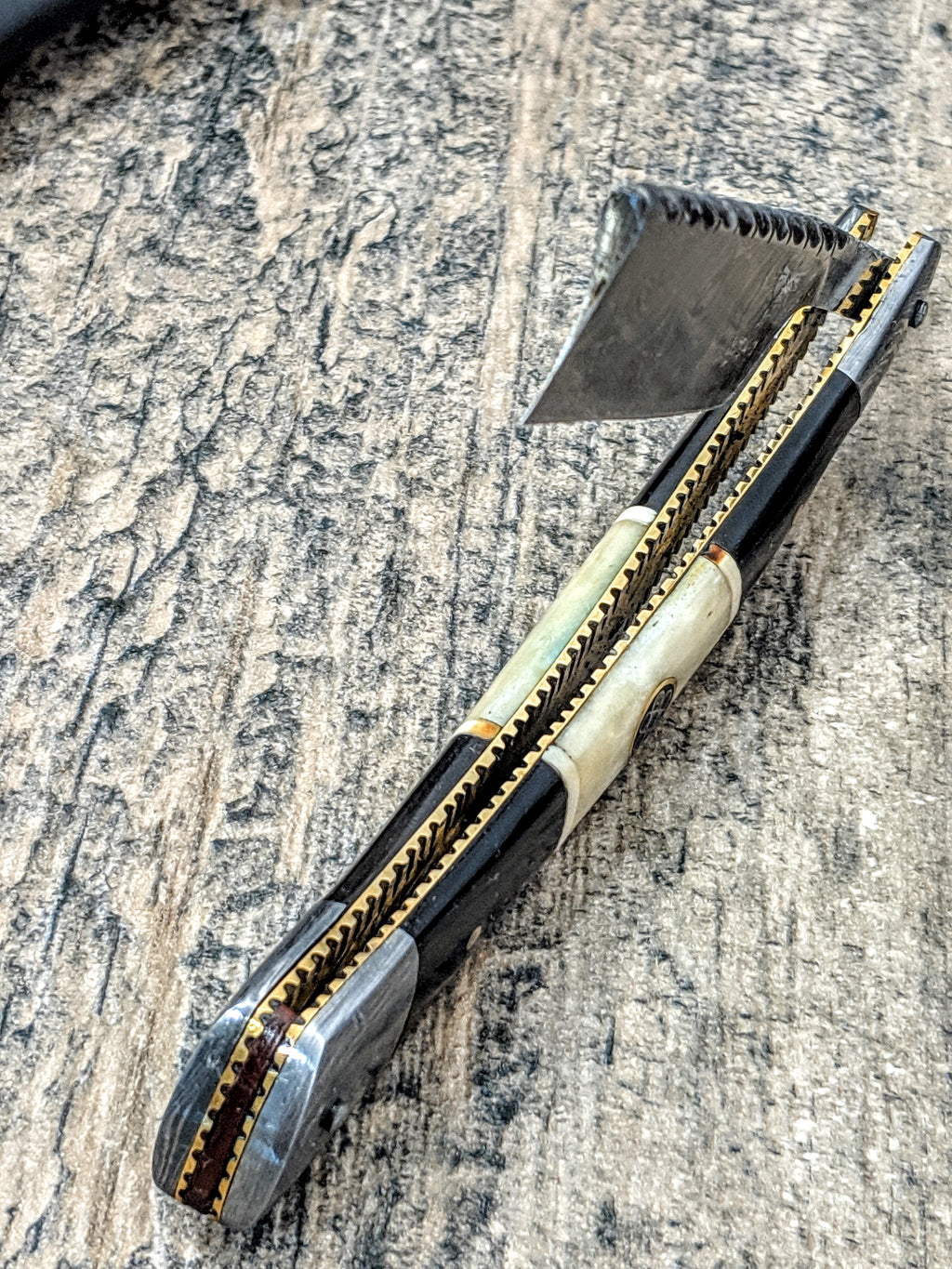 HTRN-2 Damascus Straight Razor  / SHAVE / Handmade / Custom / Forged / Bone Horn Handle / Hand Filed Spine / SHARP