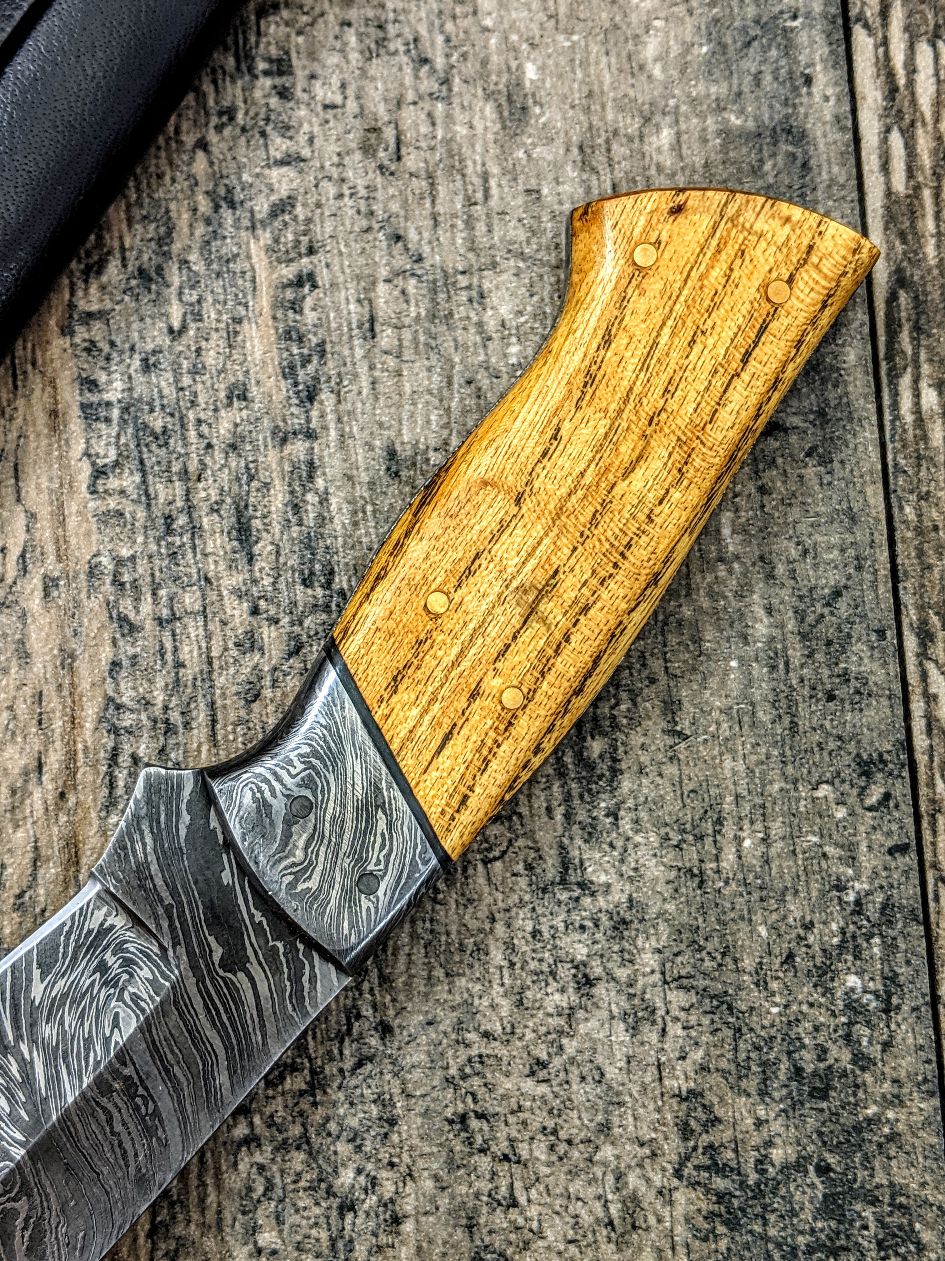 HTS-520 Himalayan Wood Damascus Skinner // Hunting // Skinning // Camping // Functional Beauty