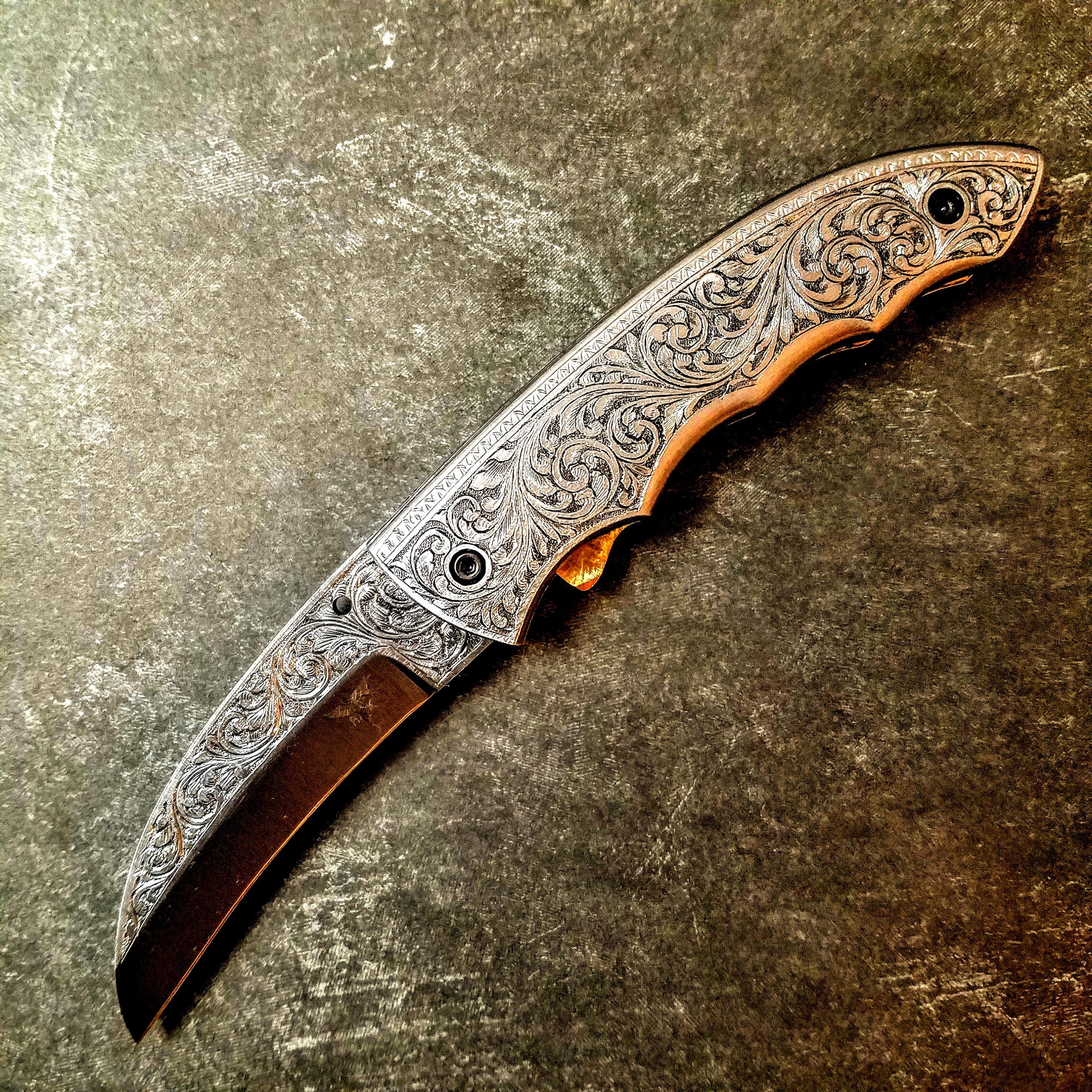 HTS-605 / 440C Beak Style Engraved Folder / EXCEPTIONAL Art / Handcrafted / Hometown Knives / Metal Engraving / EDC/ Folder / Pocket / Sharp - HomeTown Knives