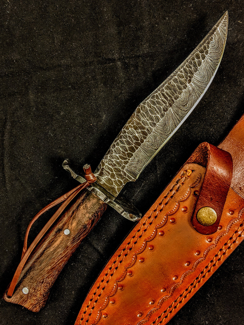HTB-7  HANDFORGED Damascus Hunter Knife / Walnut Handle / Safety Hilt / Camping / Hunting Game - HomeTown Knives