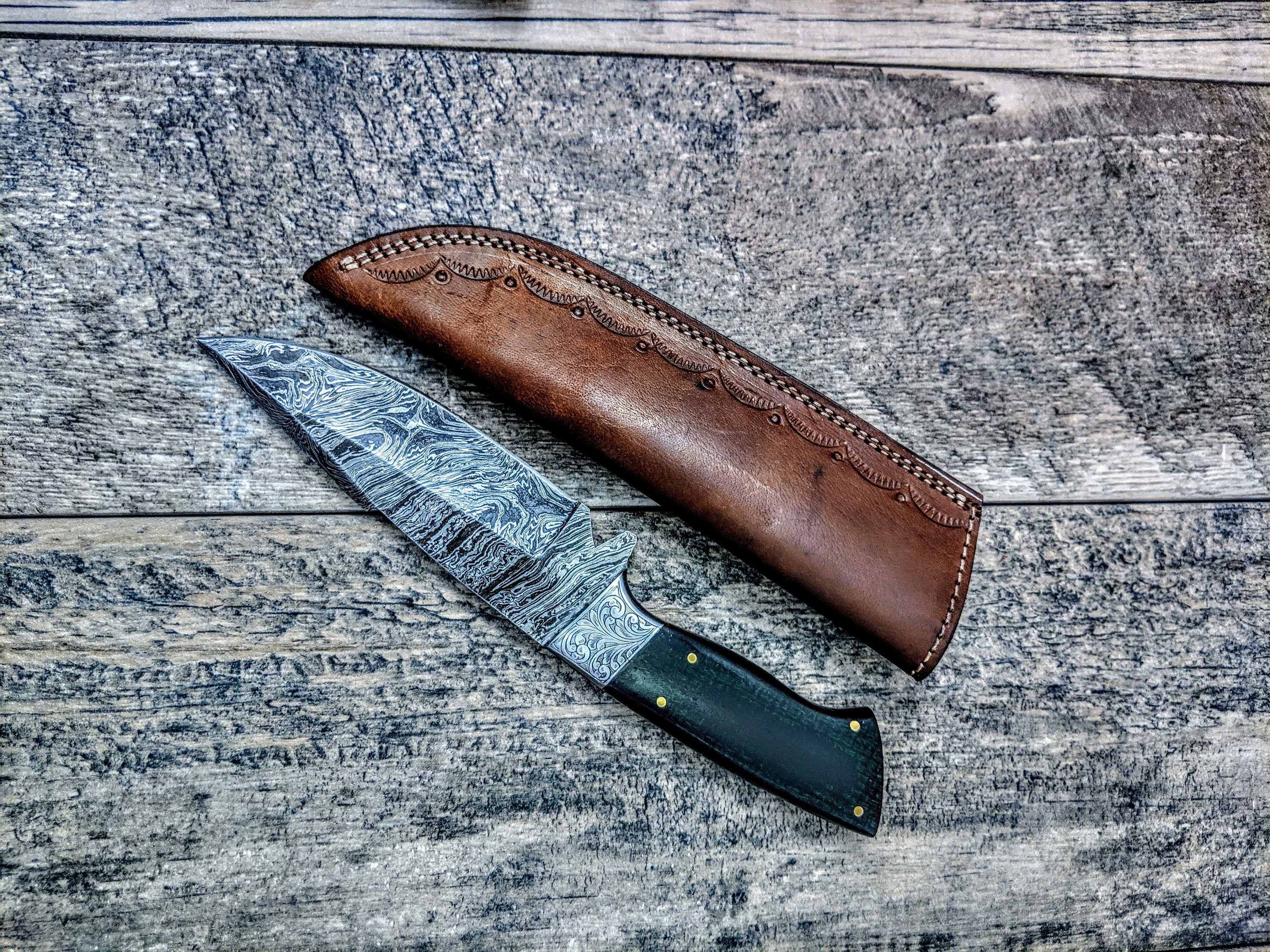 HTSE-3 / Damascus Skinner / HAND METAL Engraved Bolster / Exceptional Art / Hometown Knives / Metal Engraving