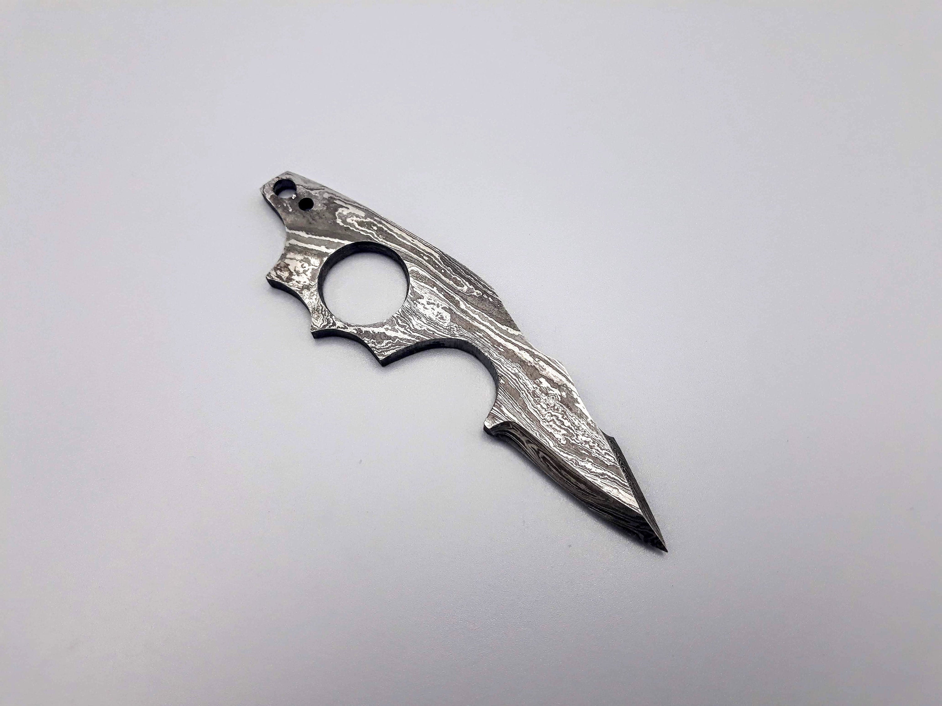 HTNK2 // Finger Hole Neck Knife Damascus // Pointed // Natural Ram Horn Handle // EDC // Camp // All purpose