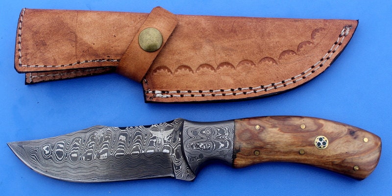 HTK-34 custom handmade Damascus Skinner Knife / Rose Wood handle / Great quality - HomeTown Knives