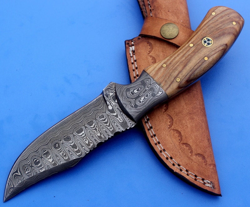 HTK-34 custom handmade Damascus Skinner Knife / Rose Wood handle / Great quality - HomeTown Knives